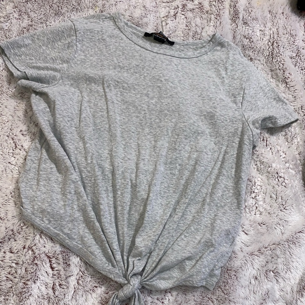Grey top